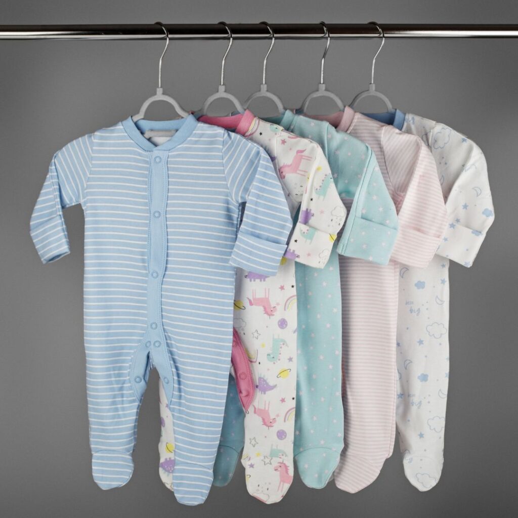 bolehkah baju bayi disetrika? ini cara menyetrika baju bayi